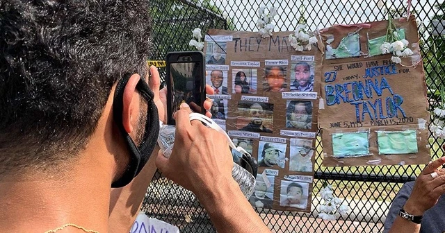 Washington DC'de binlerce kişilik Floyd protestosu