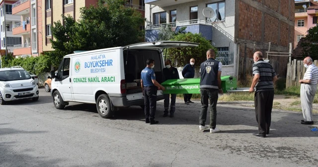 Yalnız yaşayan yaşlı adam evinde ölü bulundu