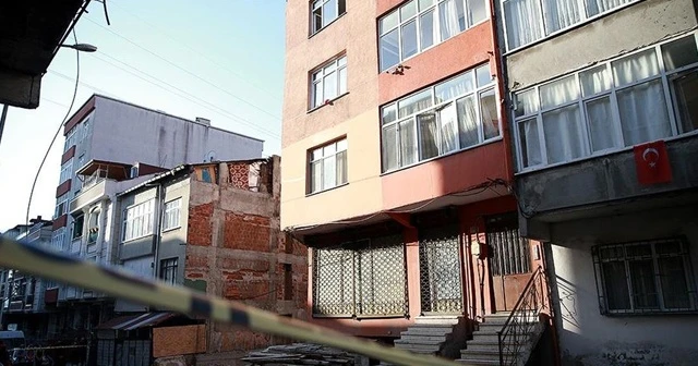 Yıkılma riski bulunan 5 katlı bina boşaltıldı