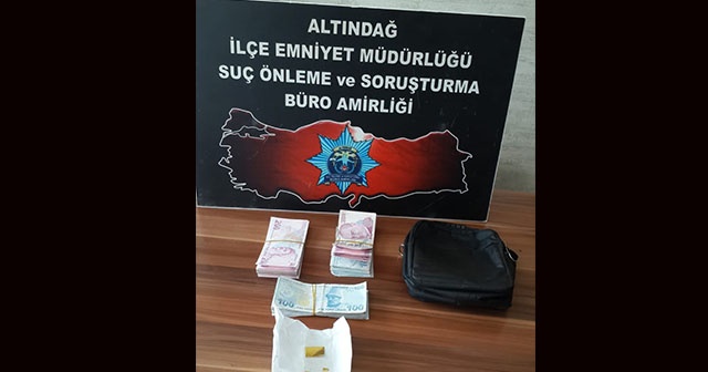 Yolda bulduğu paranın üzerine yatmaya çalıştı ama polis parayı gerçek sahibine ulaştırdı