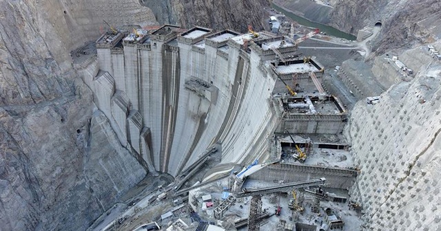 Yusufeli Barajı&#039;nda beton gövdenin yüzde 75&#039;i tamamlanıyor