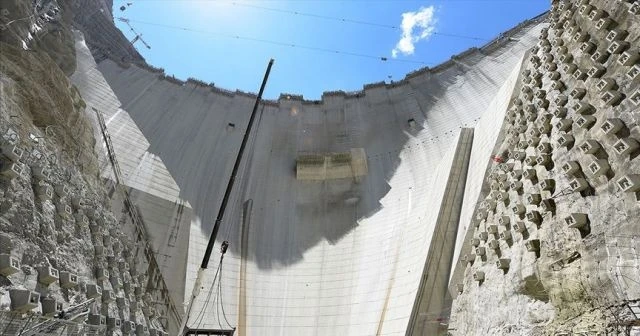 Yusufeli Barajı&#039;nın gövde yüksekliğinde 214 metreye ulaşıldı