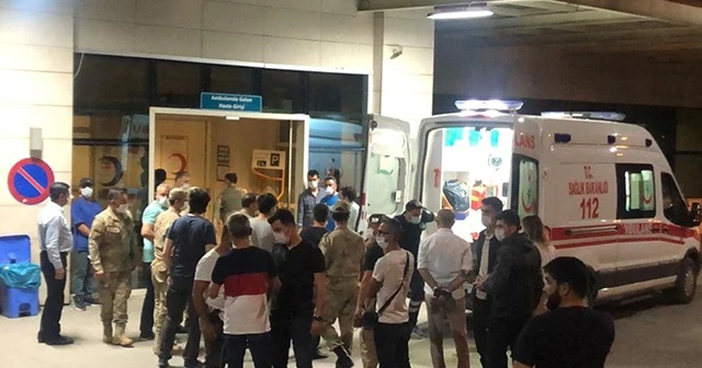 Zırhlı araç uçurma yuvarlandı: 2 asker şehit, 6 yaralı