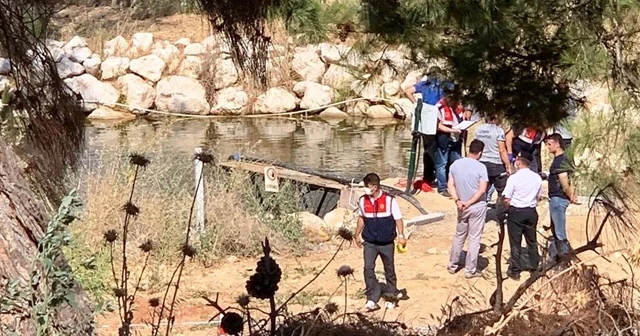 14 yaşındaki çocuk serinlemek için girdiği gölette boğuldu