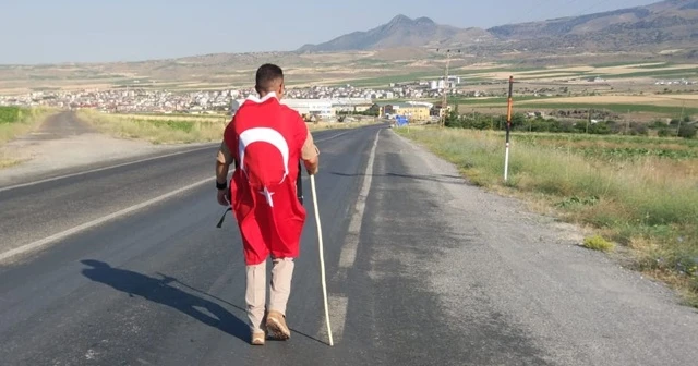 4 yıldır 47 kilometrelik yolu 251 şehit için yürüyor