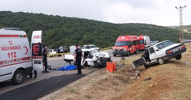 Adana&#039;da feci kaza: 1 ölü, 4 yaralı