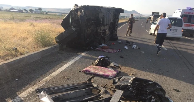 Ağrı’da feci kaza: 3 ölü, 6 yaralı