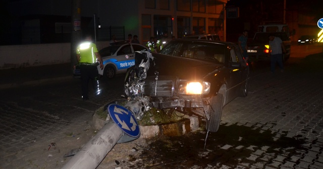 Alkollü sürücü polisten kaçtı, kaza yaptı