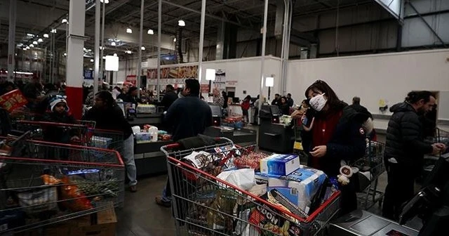 Amerikalıların kişisel geliri azalırken harcamaları arttı