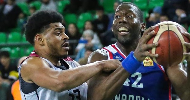 Anadolu Efes&#039;te Dunston&#039;ın sözleşmesi yenilendi