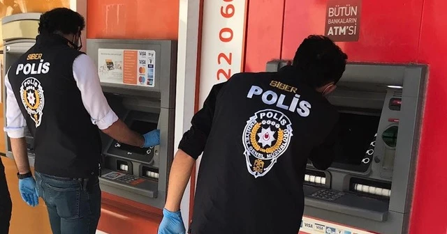 ATM'leri gezerek tek tek kontrol ettiler