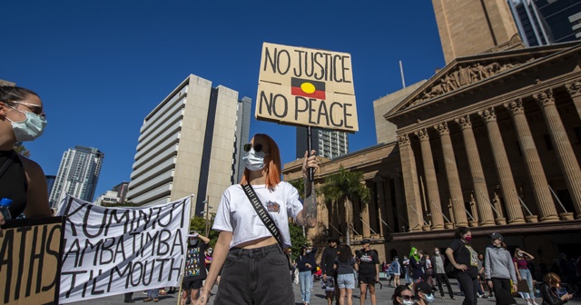 Avustralya’da ırkçılık ve polis şiddeti protesto edildi