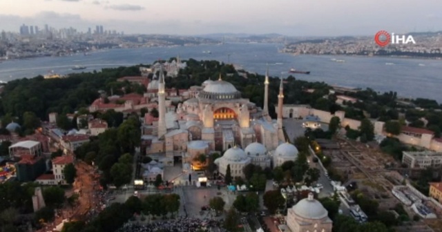 Ayasofya Camii böyle aydınlatıldı