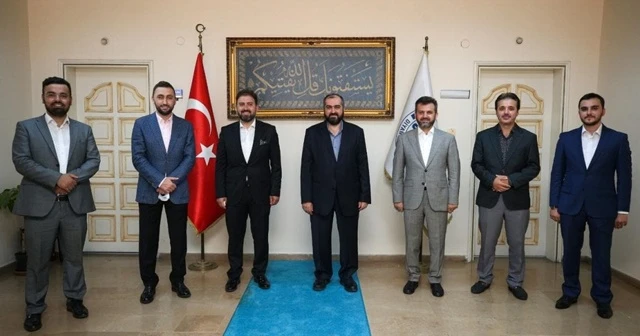 Ayasofya Camii'nde görevlendirilen imam ve müezzinler hem ülke hem dünya açısından tarihi bir sorumluluğu üstlendi