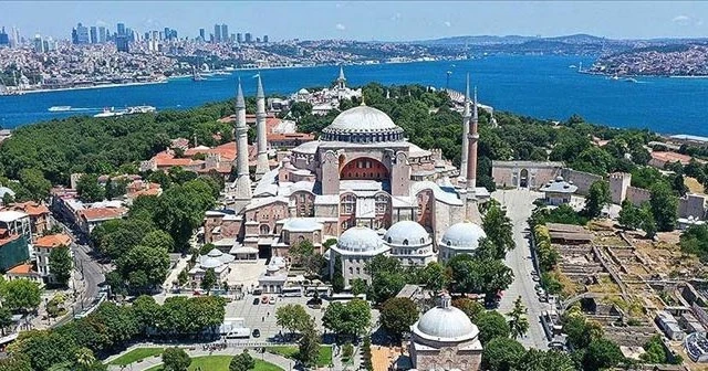 Ayasofya Camisi'ndeki açılış hazırlıklarında sona yaklaşıldı