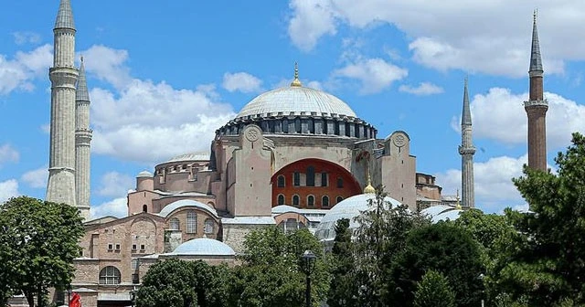 Ayasofya Camisi yarın açılacak
