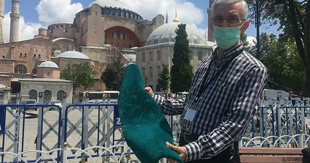 Ayasofya'da geri sayım! Halılar serilmeye başlandı