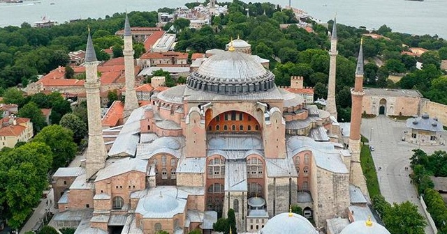 Ayasofya&#039;da ibadetin yolu açıldı