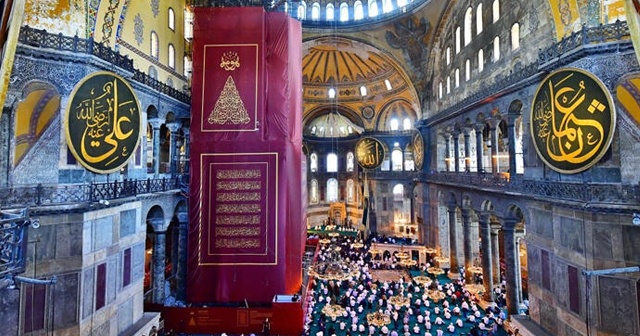 Ayasofya-i Kebir Cami-i Şerifi, cuma namazı sonrası dezenfekte edildi