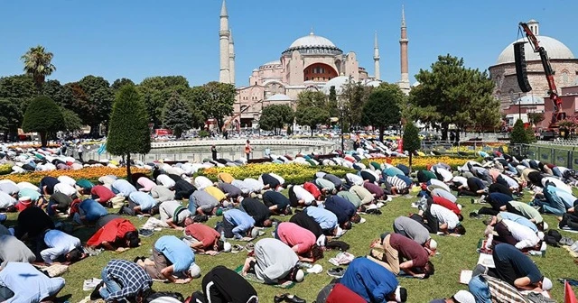 Ayasofya-i Kebir Camii'nin açılışına gelen vatandaşlar duygularını anlattı