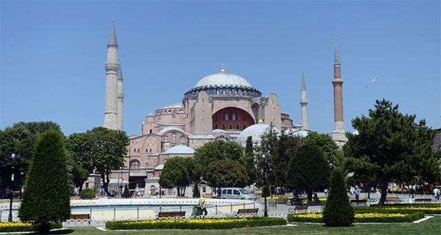 Ayasofya için müjde bekliyoruz