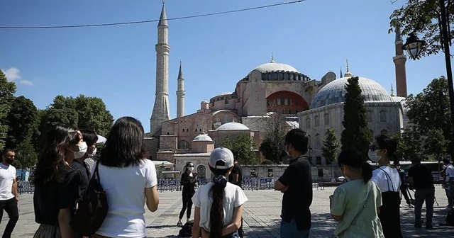 Ayasofya'ya ibadet yolu açılmasına büyük ilgi