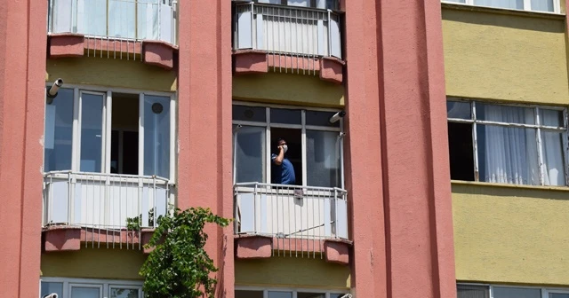 Babası tarafından bıçaklanan genç ağır yaralandı