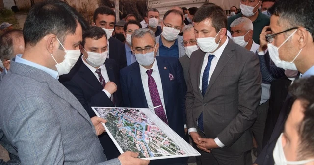 Bakan Kurum: 'Pazarlar’ı yeniden inşa edeceğiz'