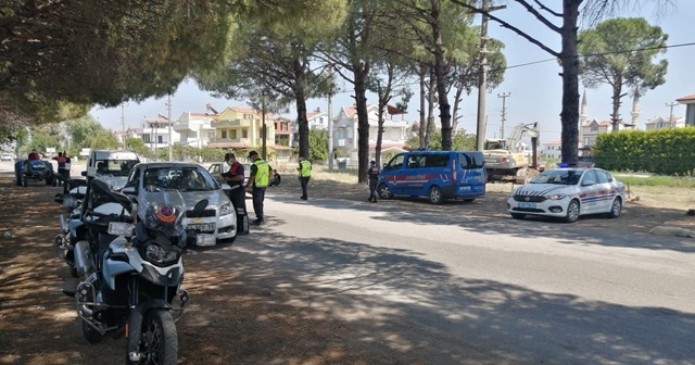 Balıkesir&#039;de jandarma aranan 133 şahsı yakaladı