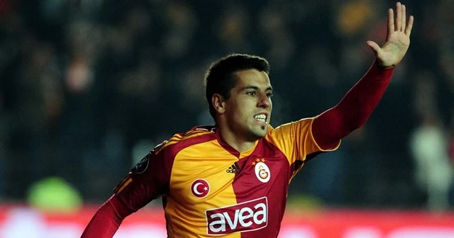 Baros futbolu bırakıyor