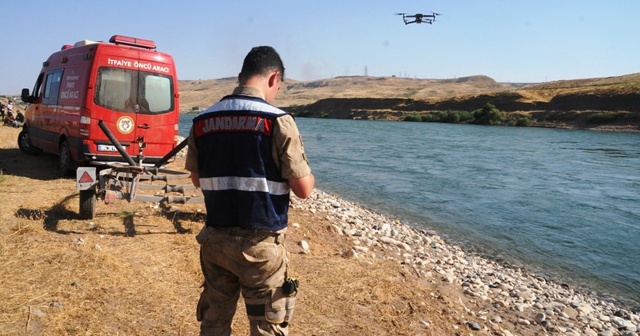 Bayram tatili için geldi, Dicle Nehri’nde akıntıda kayboldu