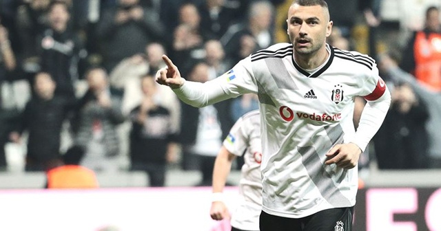 Beşiktaş&#039;ta Burak Yılmaz derbiye yetişti