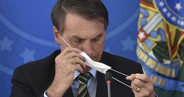 Bolsonaro, zorunlu maske takma yasa tasarısını veto etti