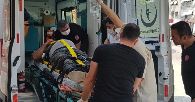 Çatıdan düşen marangoz ağır yaralandı