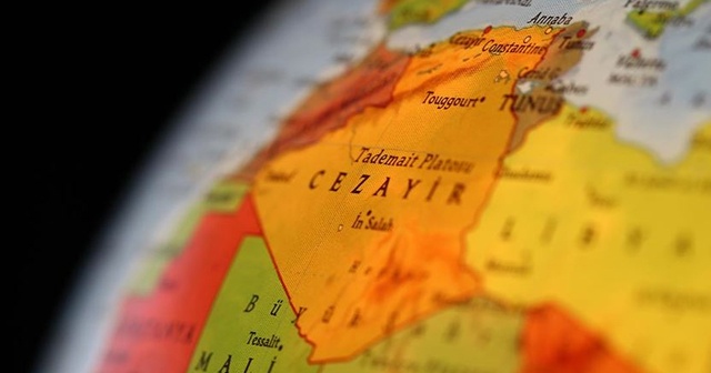 Cezayir&#039;deki Barış Toplumu Hareketi&#039;nden Fransa&#039;ya &#039;Libya&#039; suçlaması