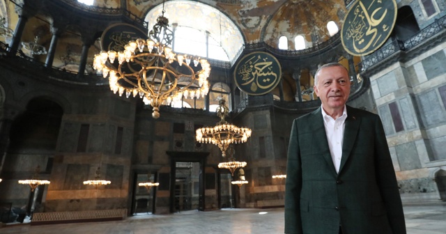 Cumhurbaşkanı Erdoğan Ayasofya Camii&#039;nde incelemelerde bulundu