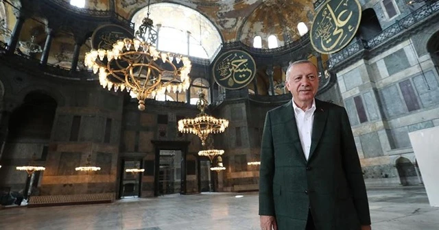 Cumhurbaşkanı Erdoğan ikinci kez Ayasofya Camii&#039;nde