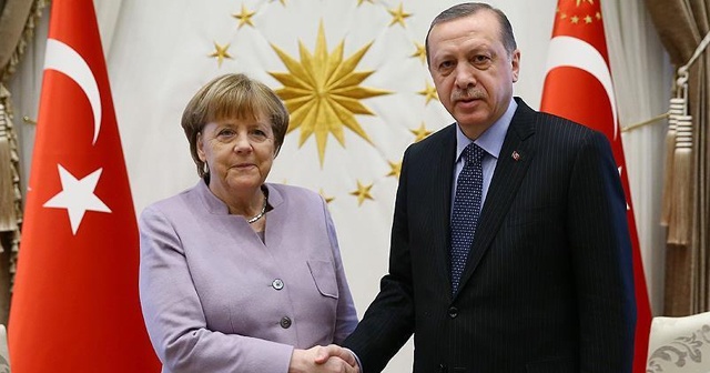 Cumhurbaşkanı Erdoğan, Merkel ile telefonda görüştü