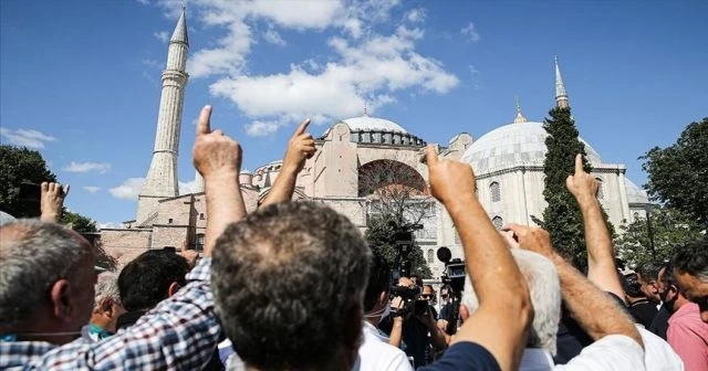 Danıştay 10. Dairesinin &#039;Ayasofya&#039; kararı sevinçle karşılandı