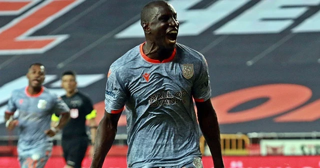 Demba Ba lig tarihine geçti