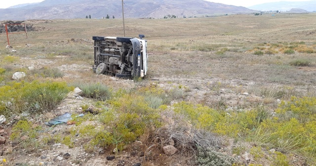 Doğubayazıt&#039;ta trafik kazası; 3 yaralı