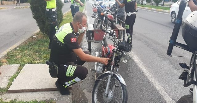 Dur ihtarına uymayan sürücü motosikletini bırakıp kaçtı