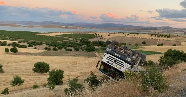 Elazığ&#039;da beton mikseri devrildi: 1 yaralı