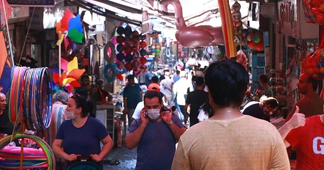 Eminönü’nde bayram öncesi hareketlilik
