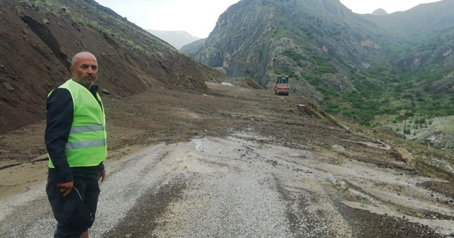 Erzincan’da sağanak yağış sel ve heyelana neden oldu