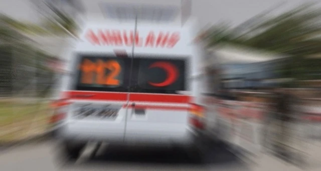 Evinin önünde gürültü yapanları uyardı, bıçaklandı