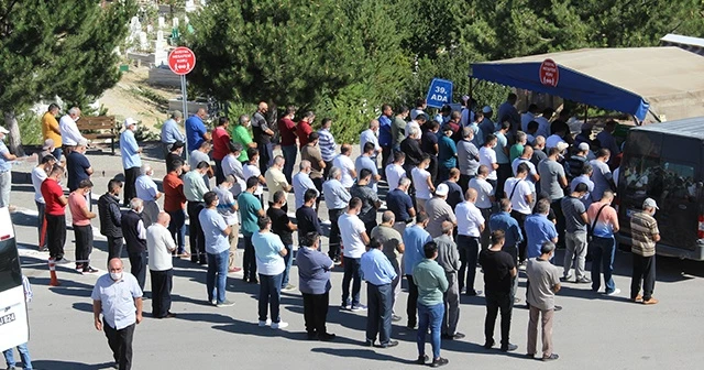 Evlerinde öldürülen 4 kişilik aile son yolculuğuna uğurlandı