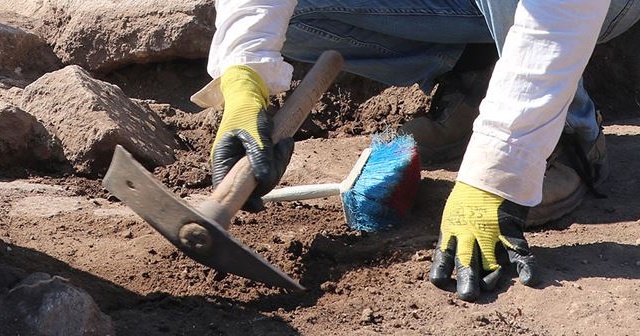 Fransız arkeologlar Suriye&#039;nin doğusunda gizli kazı çalışması yapıyor