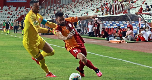 Galatasaray deplasmanda Antalyaspor ile 2-2 berabere kaldı