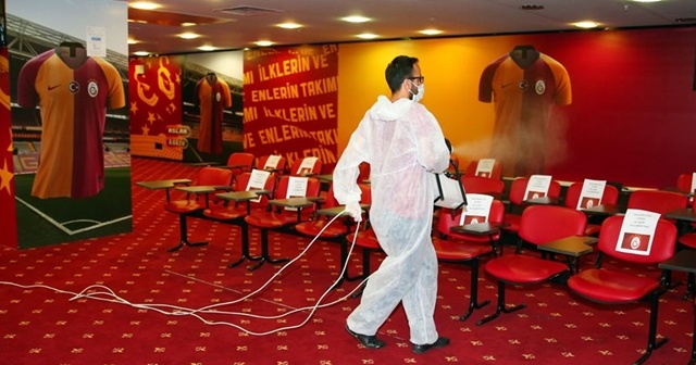 Galatasaray&#039;ın stadı, Göztepe maçı öncesi dezenfekte edildi